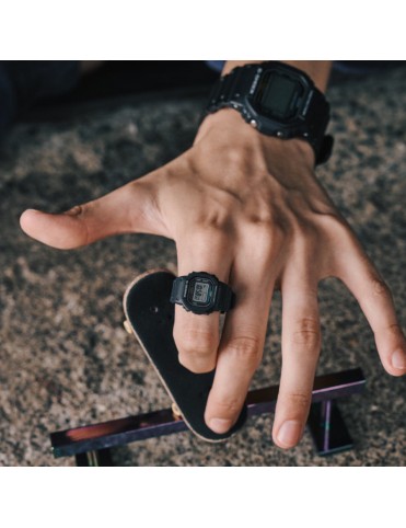 Reloj Casio G-SHOCK De Anillo DWN-5600-1ER