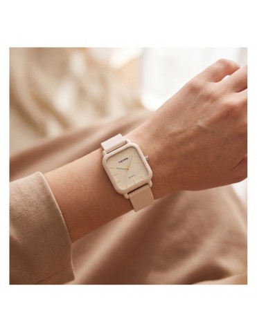Reloj Calypso Caja Cuadrada Esfera y Correa de Caucho Beige para Mujer K6086/1
