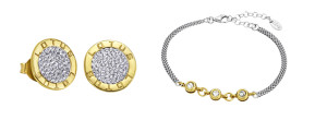 Pendientes y pulsera que combinan el dorado y el plateado